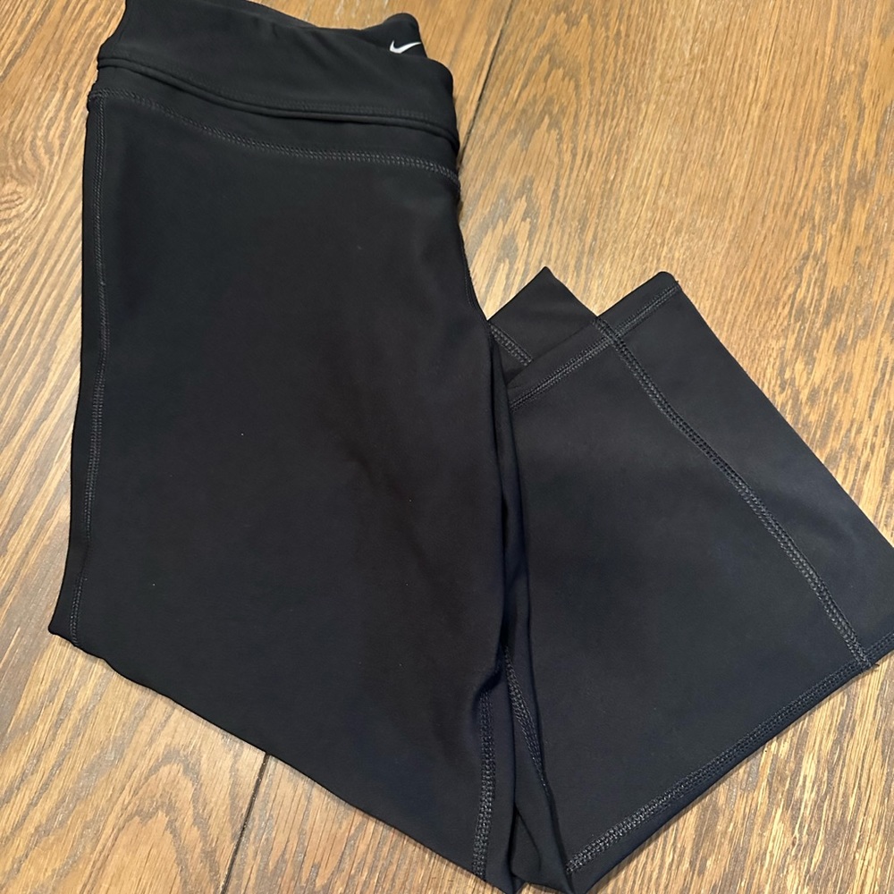 Nike Women’s Dri-Fit Capri leggings